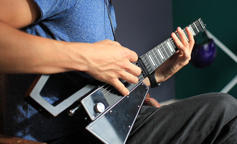 Jammy midiギター 元箱あり Jammy G」ギターの演奏技術だけであらゆる楽器